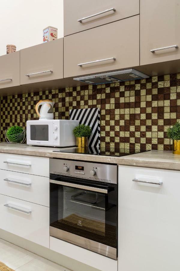 Deluxe Downtown Home 2 Bedrm, 2 Bathrm Budapest Exterior photo