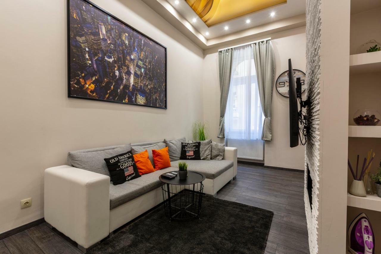 Deluxe Downtown Home 2 Bedrm, 2 Bathrm Budapest Exterior photo