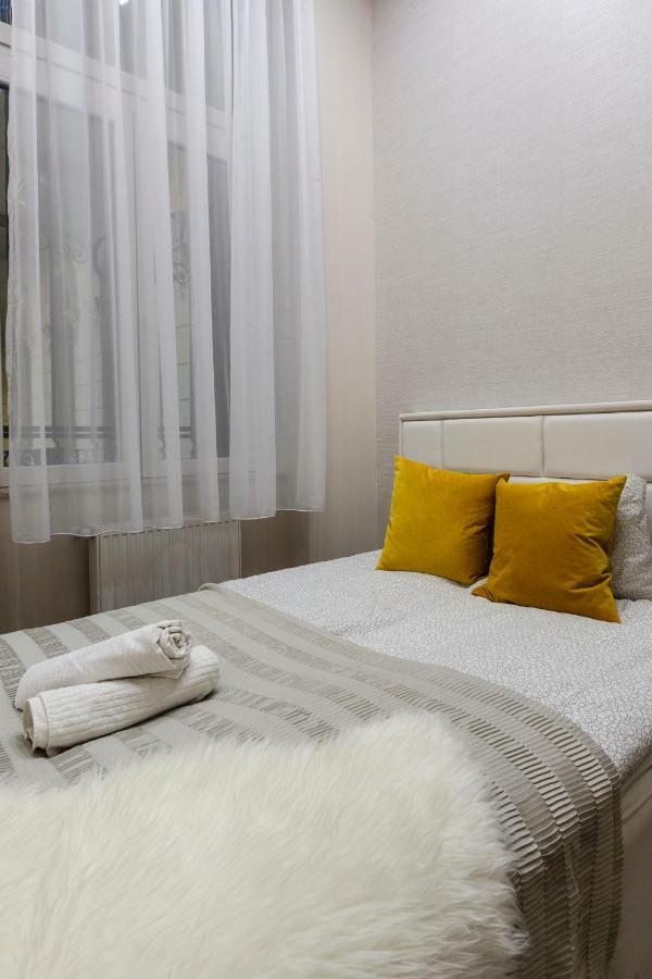Deluxe Downtown Home 2 Bedrm, 2 Bathrm Budapest Exterior photo